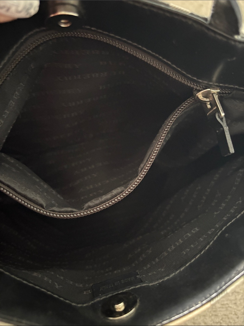 Classic Beige Plaid Tote Bag with Black Handles - Picture 9 of 14